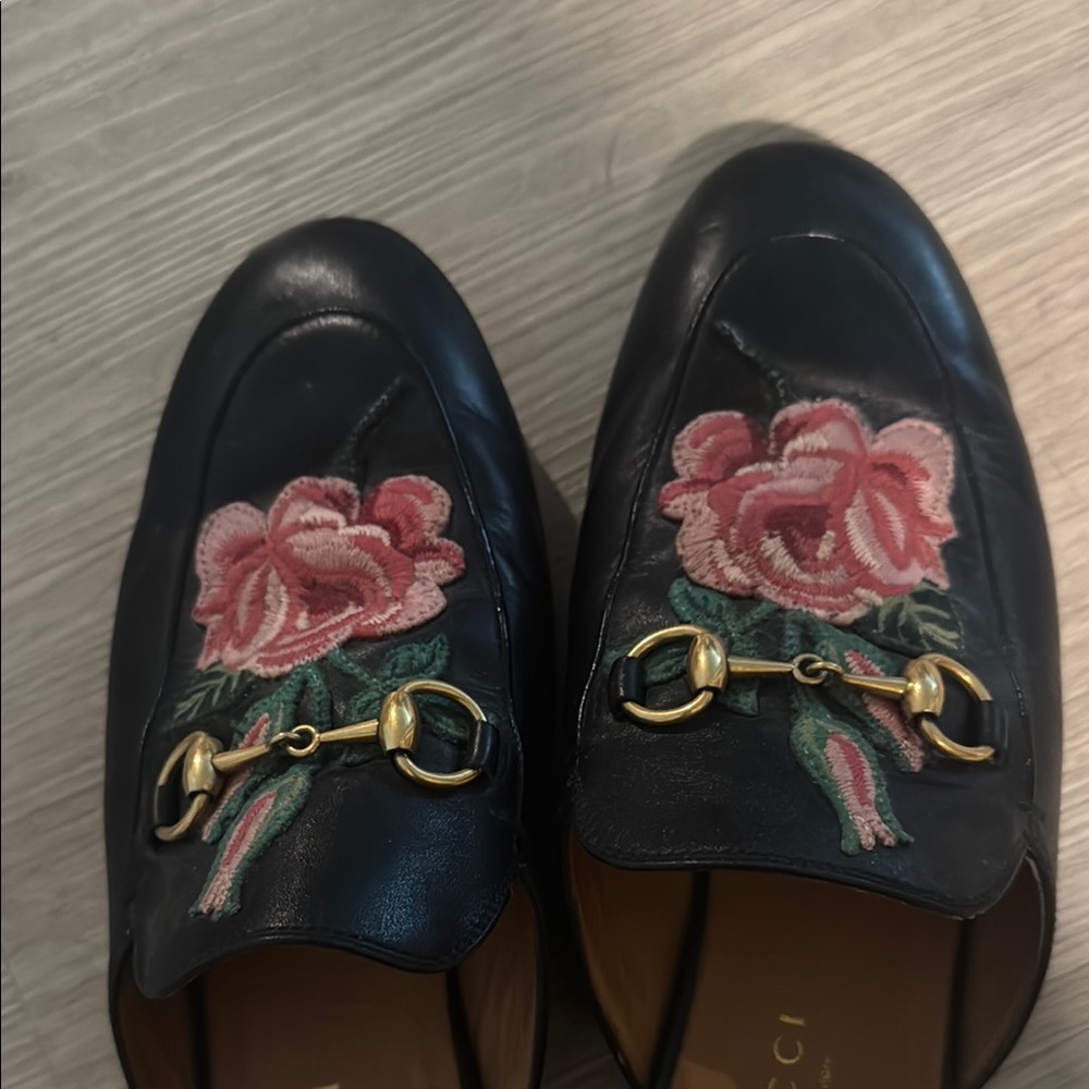 Gucci Black and Pink Floral Embroidered Mules - Picture 4 of 5